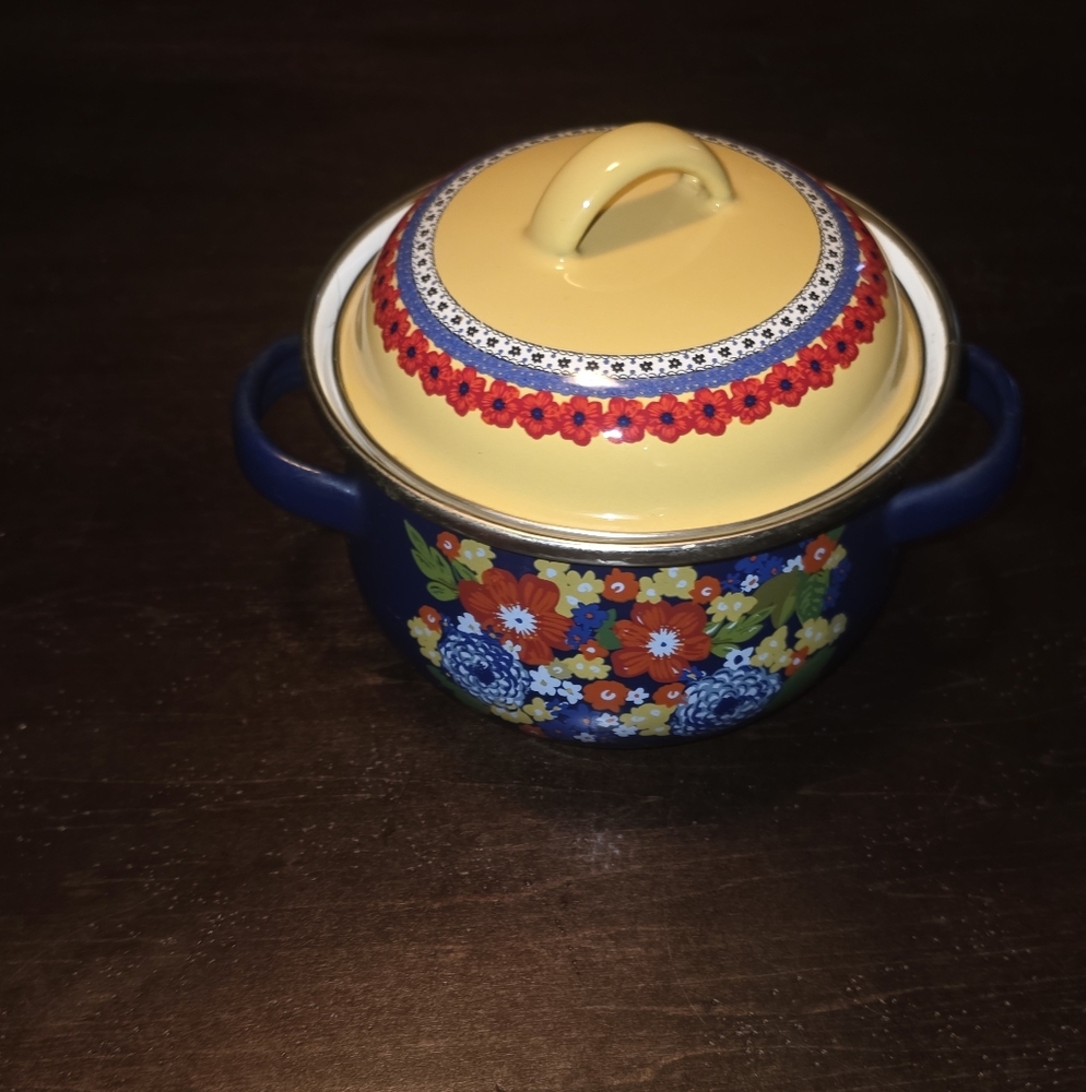 The Pioneer Woman Floral Enamel Pot with Lid - Blue and Yellow